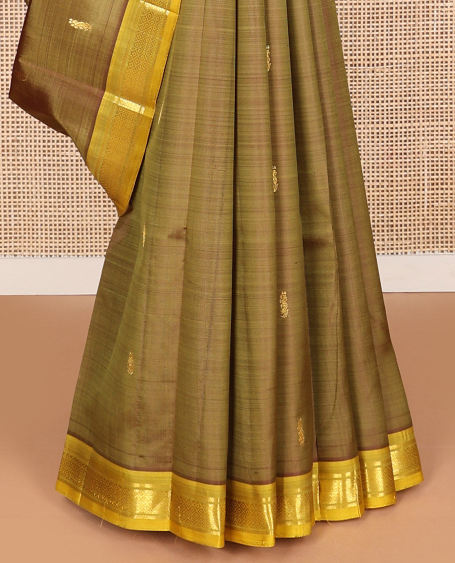 Brown floral buttas kancheepuram silk saree with contrast border of zari design border & floral design pallu