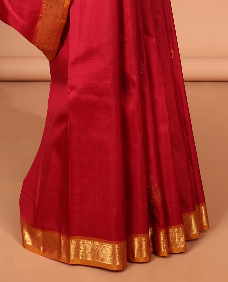 Red buttas kancheepuram silk saree with contrast zari design border & checked zari design pallu