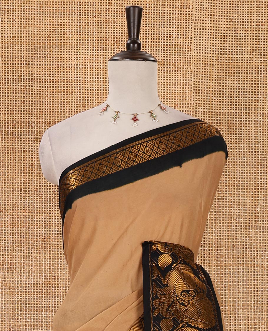 Chikku plain sungudi cotton saree, contrast big annam motifs woven zari border, zari striped pallu & zari design blouse