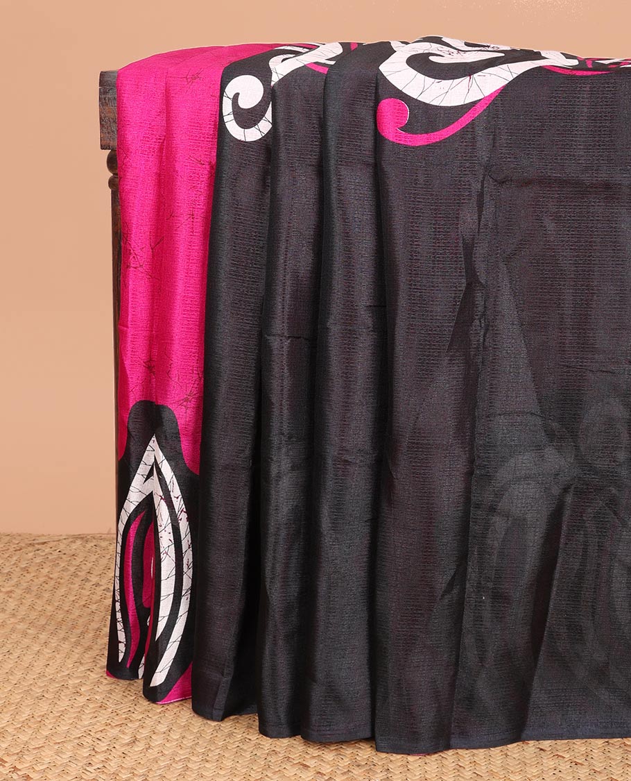 Black with pink geometrical design khadhi silk cotton saree with self border & geometrical design pallu along with plain blouse