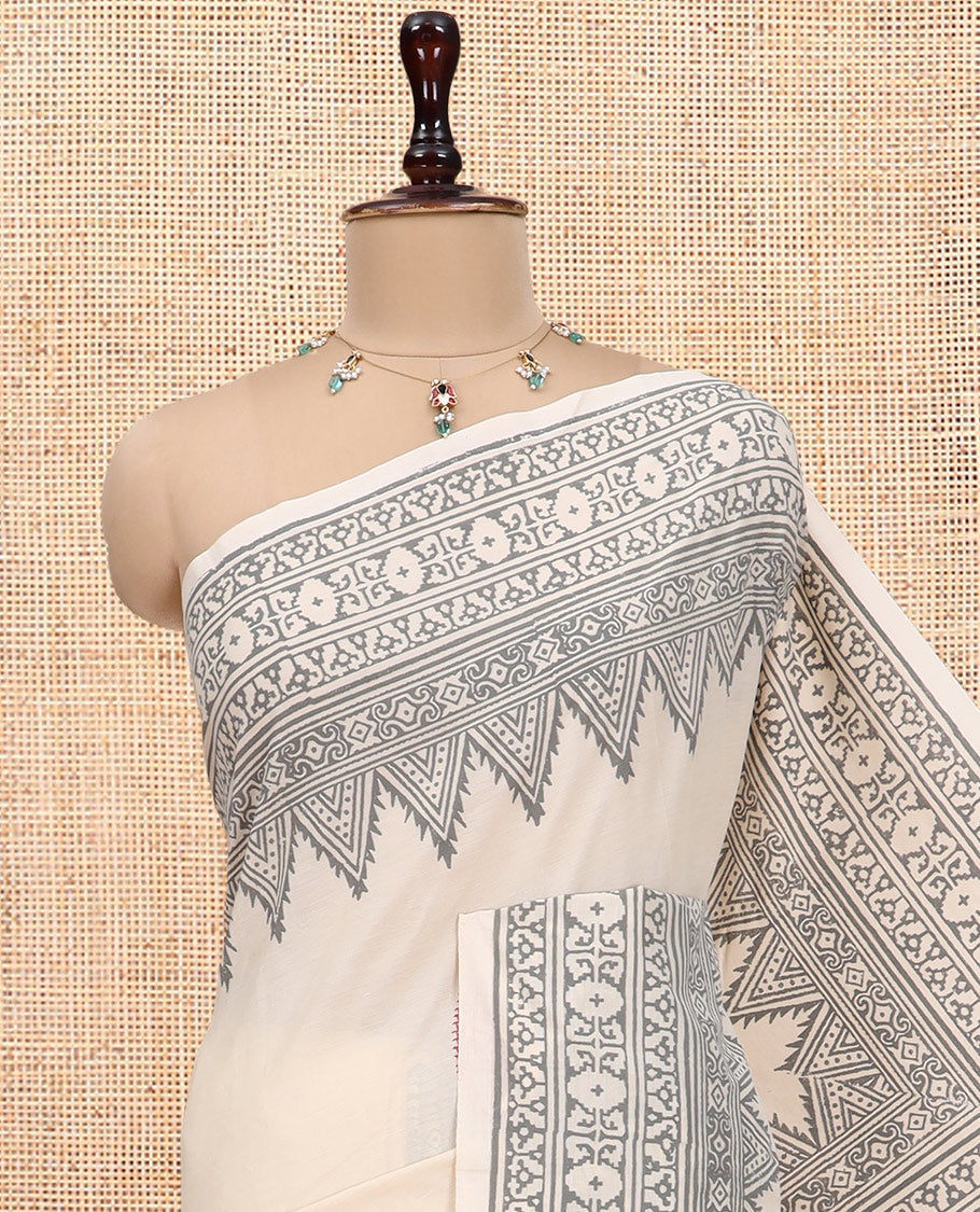 Cream Paisley Printed South Cotton Saree, Comes with a Hand Block-Printed Border, a Matching and a Contrast Block-Printed Blouse