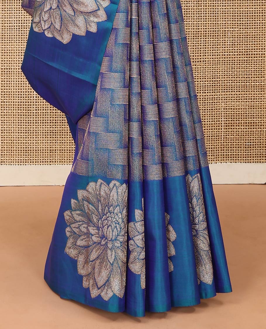 Borderless multi-color ragkat-style striped and floral creeper Kanchipuram designer saree, zari-rich vanki design pallu