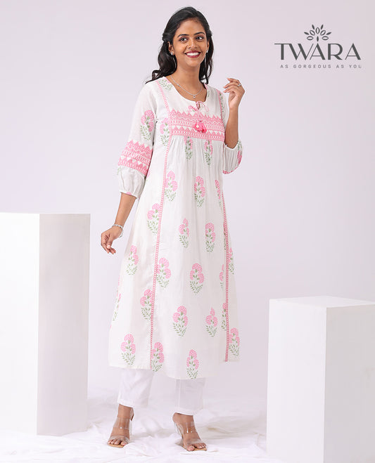 Twara white floral printed 3/4 th sleeve , knee lenght kurti