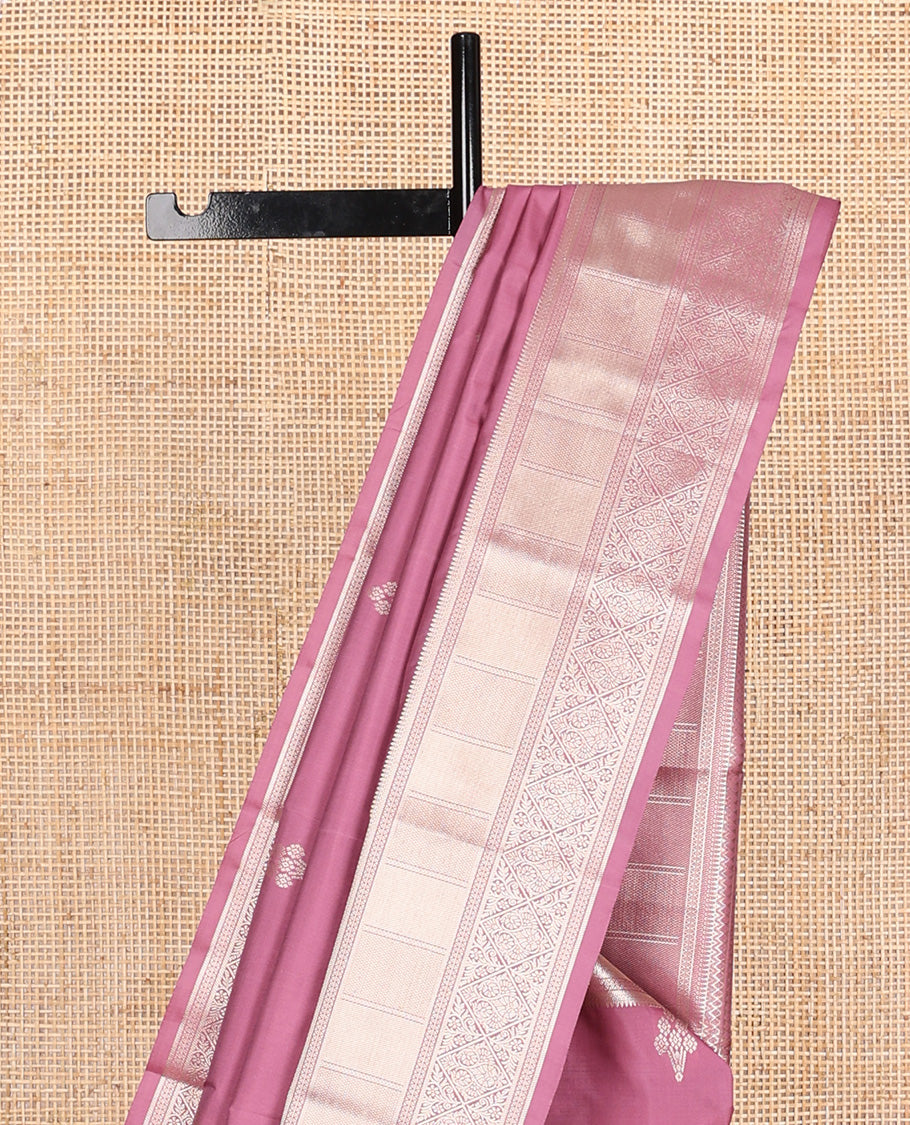 Onion pink zari buttas Vasundhara silk mix, zari border of thilakam mokku, kuyil kann, diamond, and jaal designs, and neli pallu