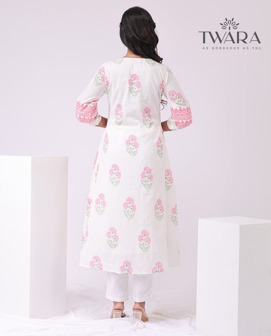 Twara white floral printed 3/4 th sleeve , knee lenght kurti