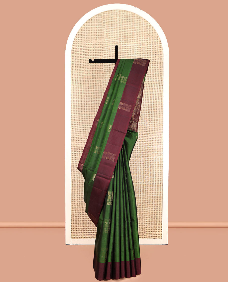 Green Mayuri Lite Silk Mix Saree, Ornamented with Zari Buttas, Complemented by a Contrast Zari Border, Pallu of Geometric Designs, and a Contrast Blouse