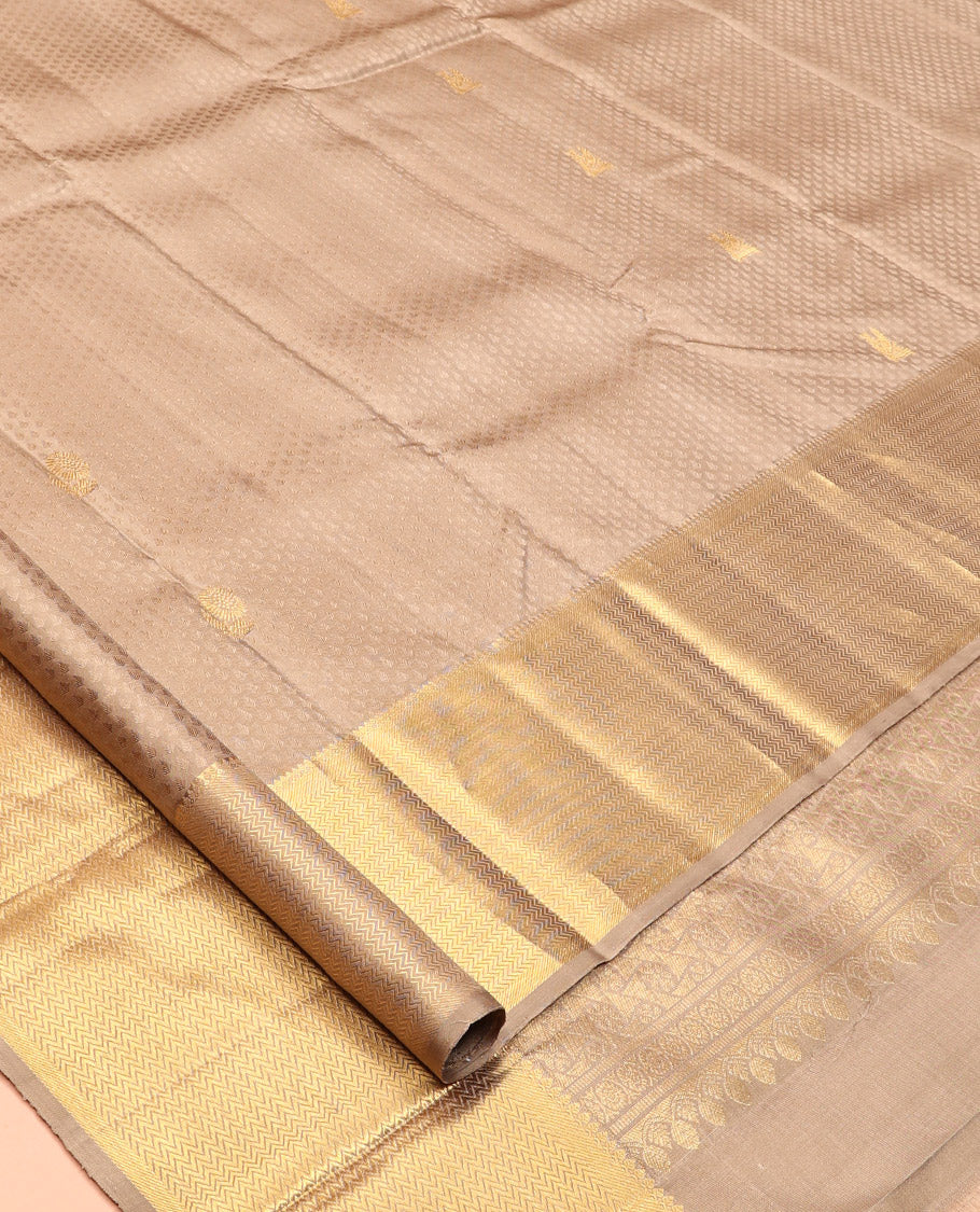 Gold Embossed-Zari Buttas Kanchipuram Silk Saree, a Vanki Zari Border, Grand Pallu, Matching Blouse