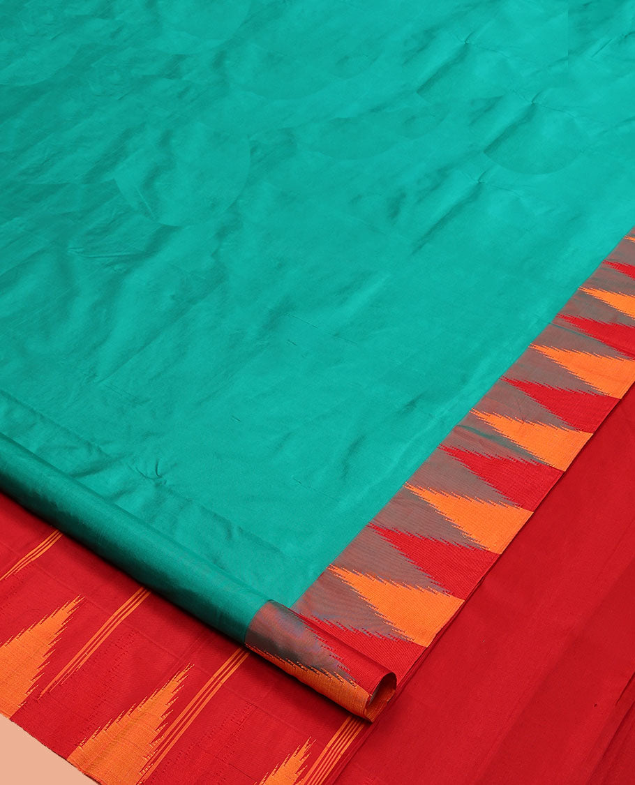 Green Plain Bangalore Silk Saree, Complemented by a Contrast Temple Border, Pallu of Stripes, and a Contrast Blouse