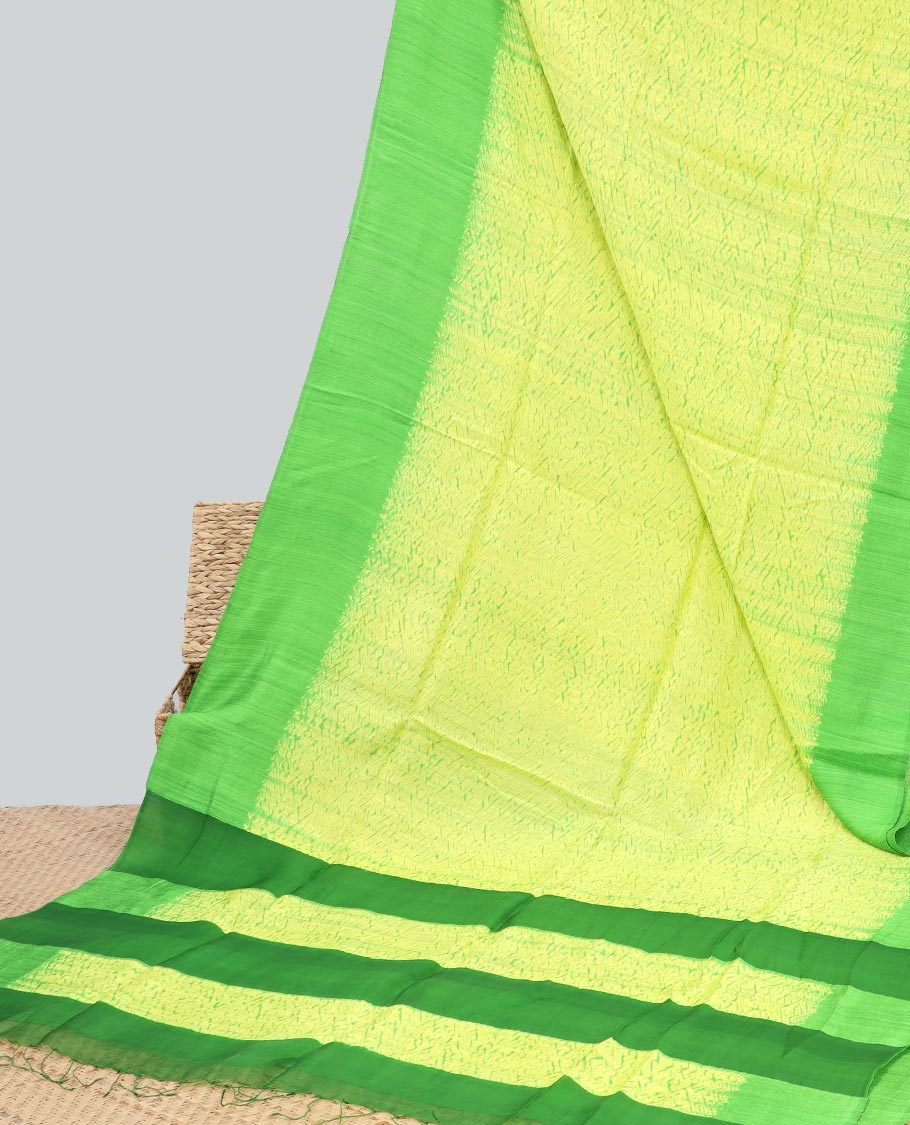 Green abstract design matka silk saree with contrast plain border & green abstract design pallu