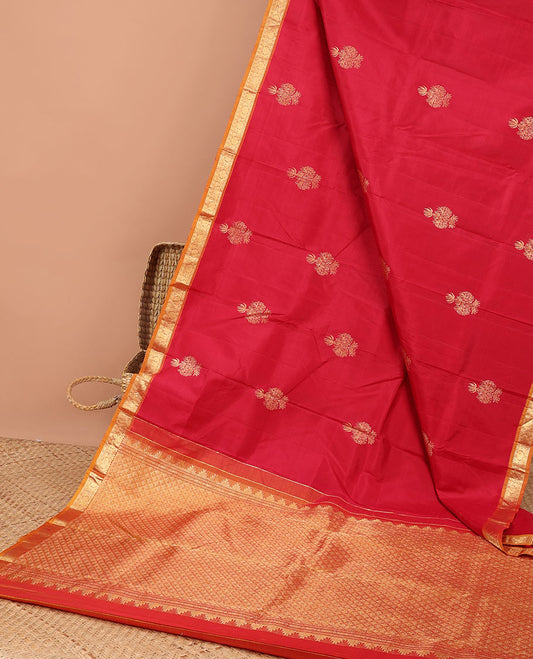 Red buttas kancheepuram silk saree with contrast zari design border & checked zari design pallu