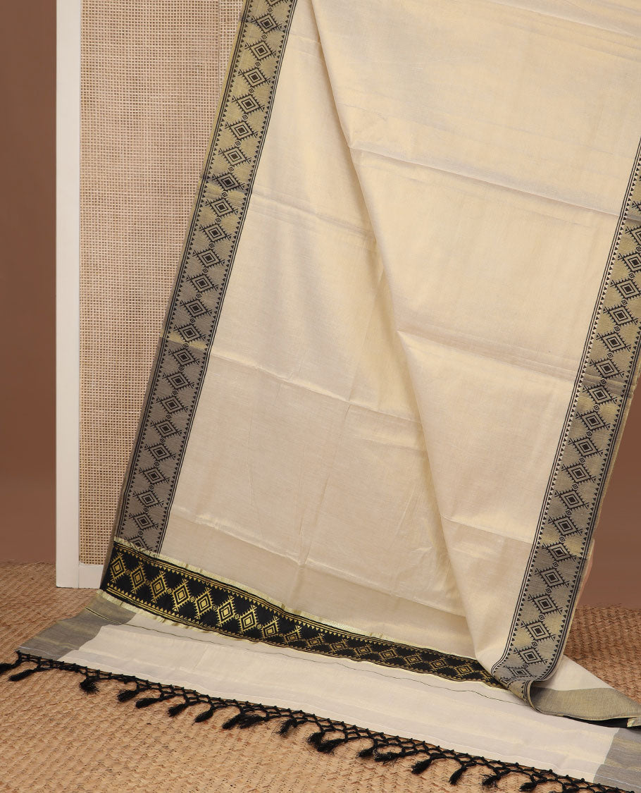 Cream plain design Kerala saree, contrast diamond patterned border, and diamond patterned pallu