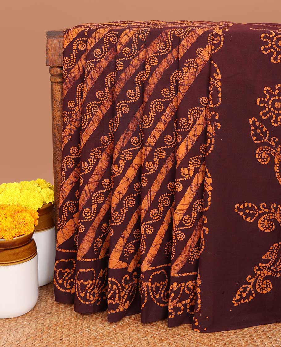 Brown batik design sungudi cotton saree with bandhini design border & bandhni design pallu
