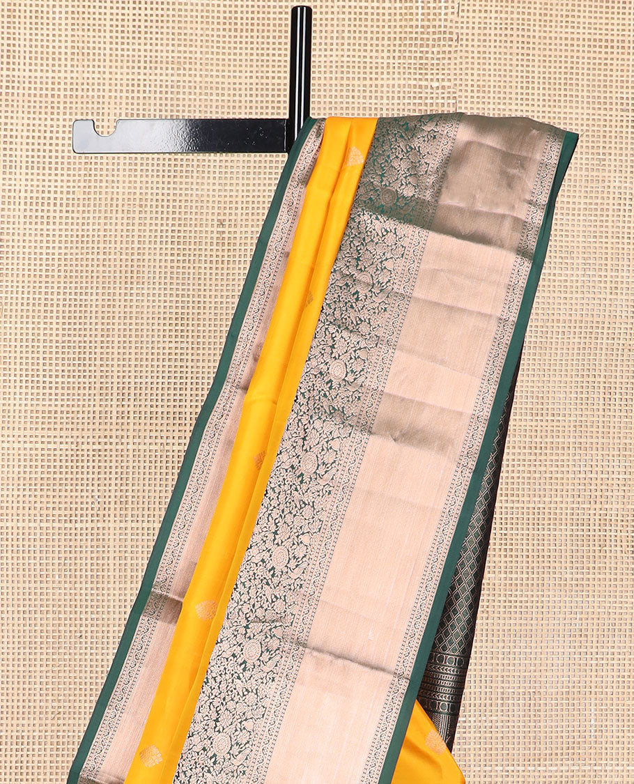 Orange floral buttas silk saree with contrast korvai border of thilakam mokku, kodi visiry, banras design & jaal pallu