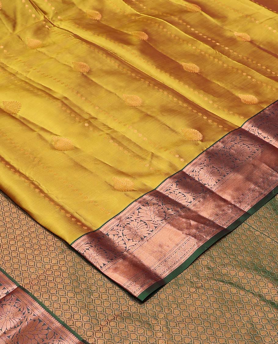 Green zari design Vasundhara silk mix saree, contrast border of rekku, muthu, neli, and kodi visiry design, and ogee patterned pallu