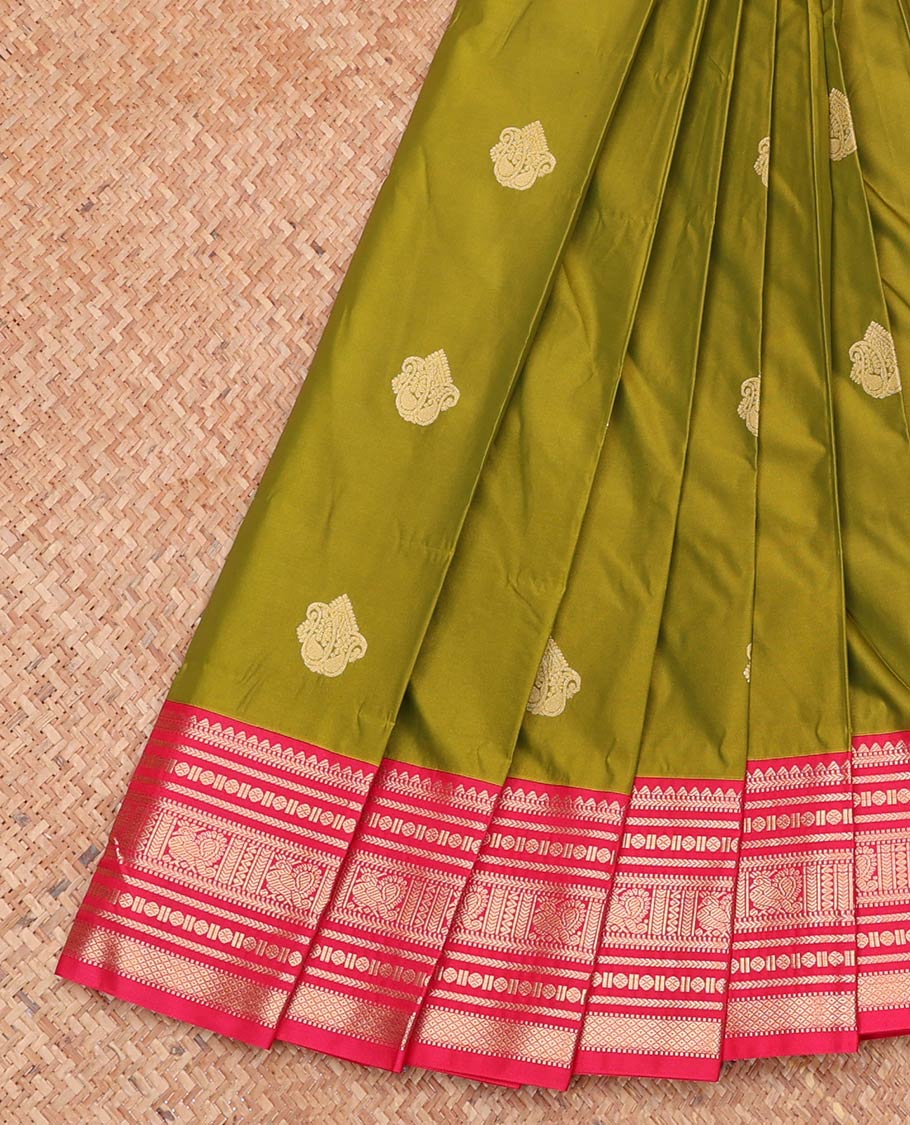 Green Budget Silk Saree, Elevated with Zari Buttas, Complemented by a Contrast Traditional Zari Border, Grand Pallu, and a Contrast Blouse