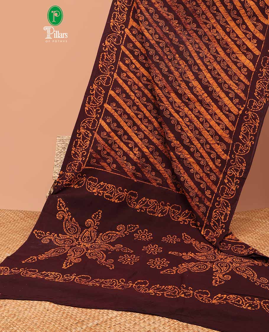 Brown batik design sungudi cotton saree with bandhini design border & bandhni design pallu