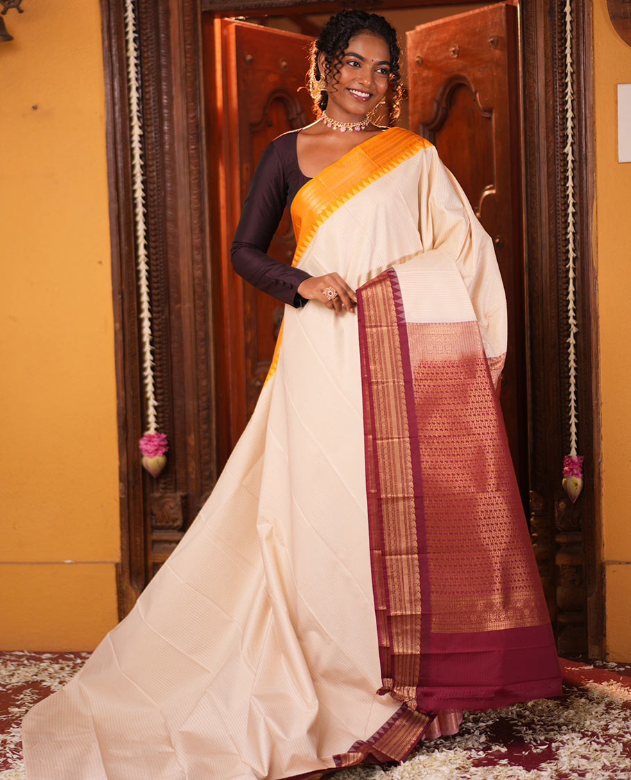 Off-White Checked Budget Silk Saree, Contrast Border and Blouse