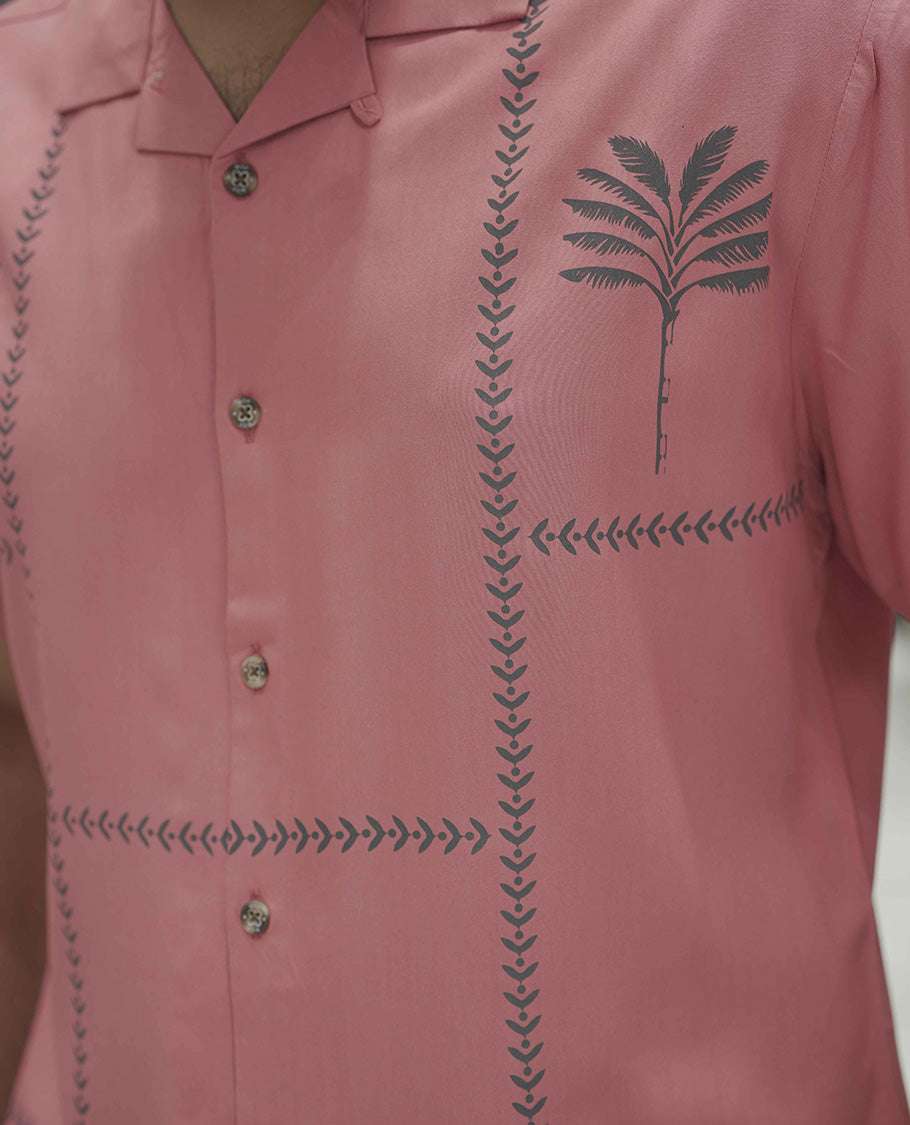 Tomato Cotton-Blended Casual Shirt, Subtle Sparkled with Contemporary Prints, Comes with a Cuban Collar, Half-Sleeves, Regular Fit, and Regular Length