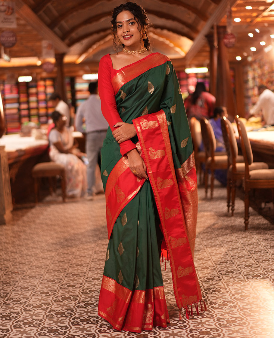 Green-Red Budget Silk Saree, a Contrast Traditional Lion Motif Border, Grand Pallu, and a Contrast Blouse