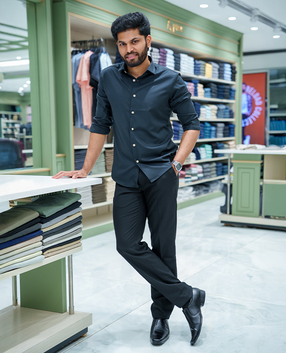 Dark Green Plain Cotton Blended Casual Liquid Shirt, Featuring a Spread Collar, Full Sleeves, Slim Fit, and Regular Length