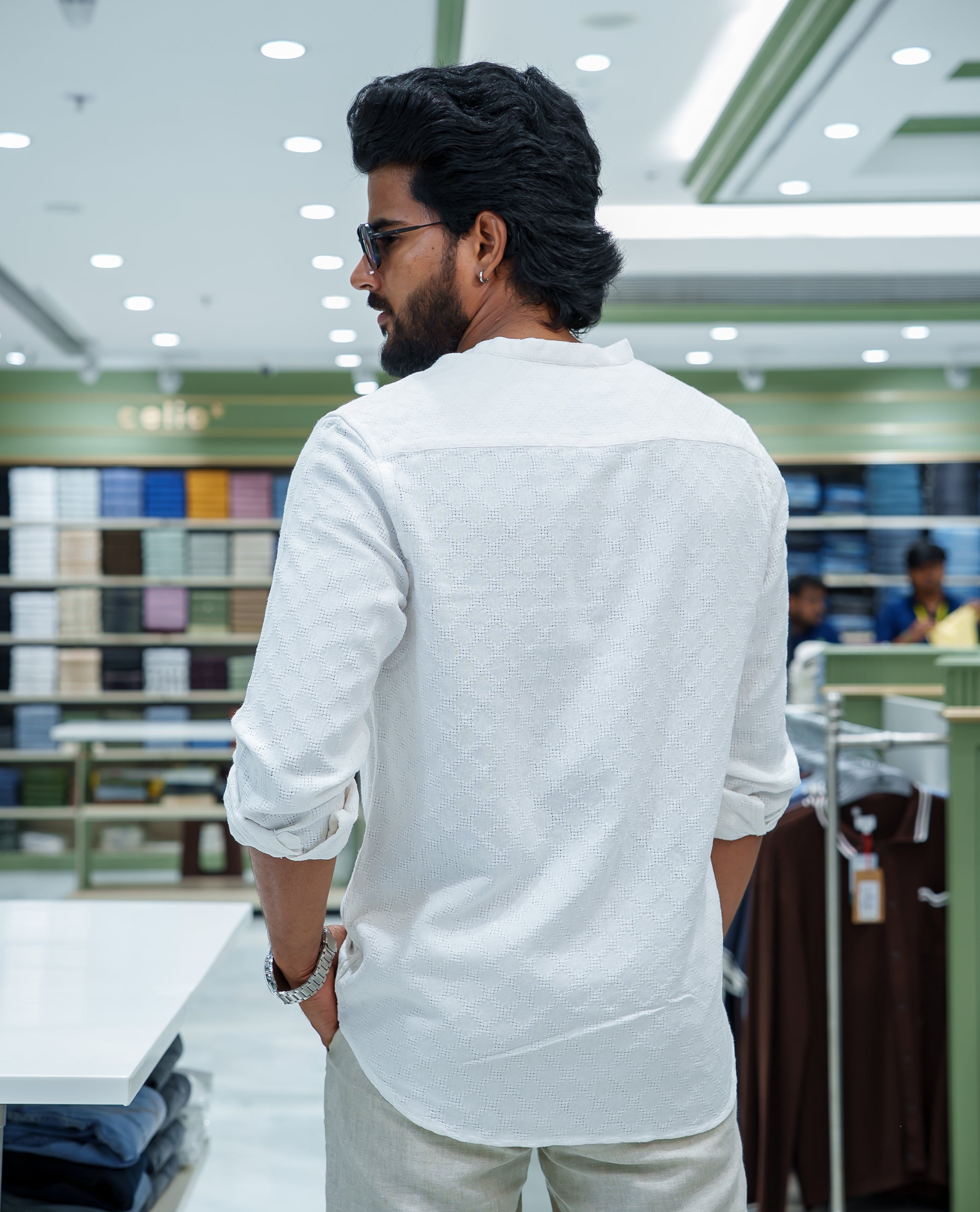 White Cotton Blended Casual Shirt, Subtly Sparkled with Diamond-Patterns Texture, Featuring a Mandarin Collar, Full Sleeves, Slim Fit, and Regular Length