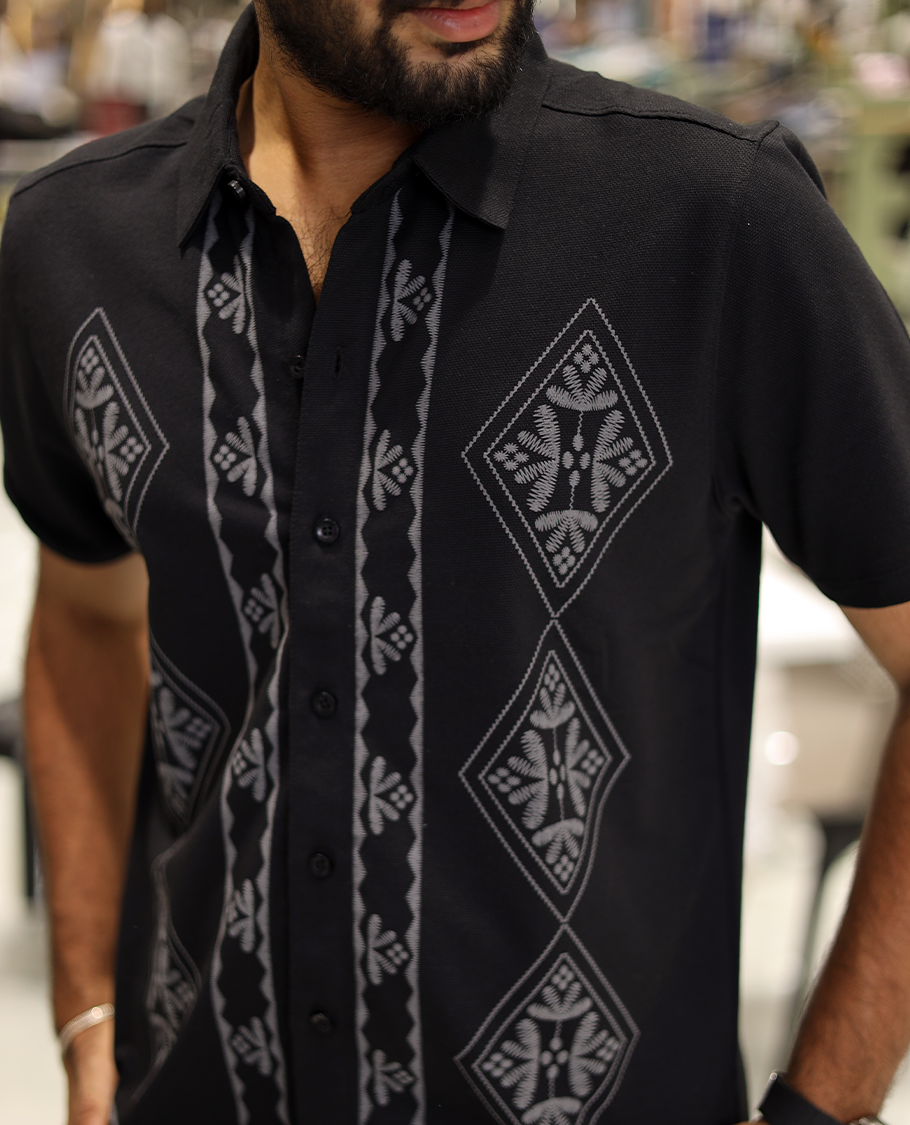 Black Cotton-Blended Casual Shirt, Comes with a Geometric Print, Half-Sleeves, Spread Collar, Regular Fit, and Regular Length