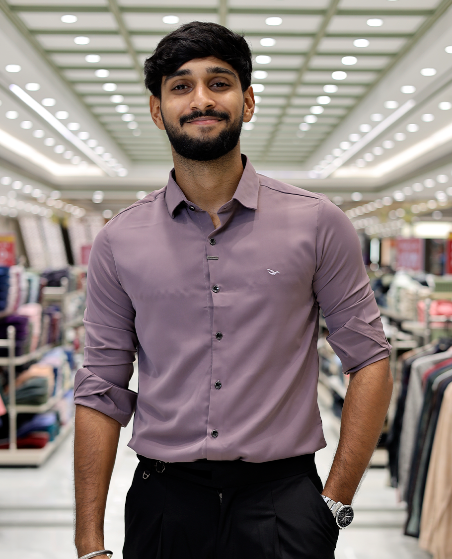 Lilac Solid Poly-Blended Formal Shirt Features Full Sleeves, a Slim Fit, a Spread Collar, and Regular Length