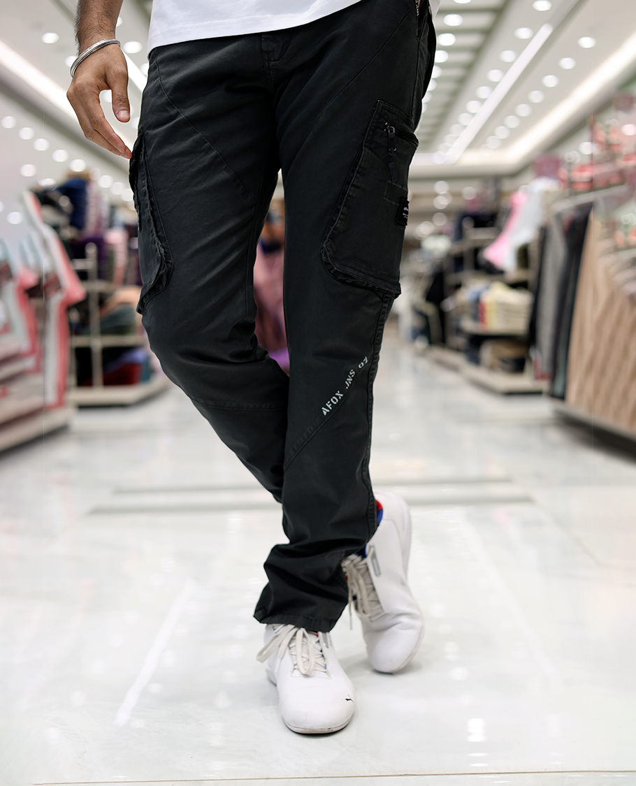 Grey Plain Cotton-Blended Cargo Trousers Come with a Regular Fit, Belt Loops, and Regular Length