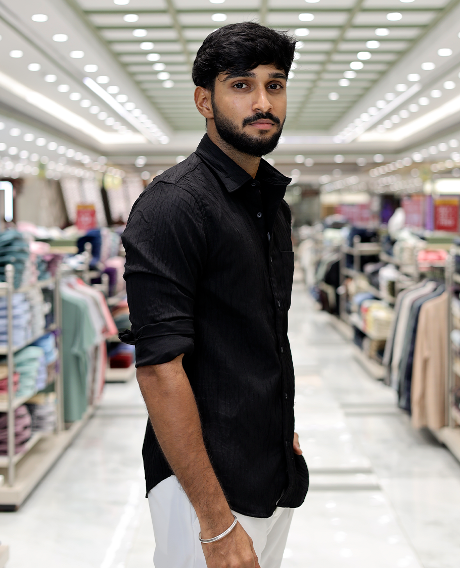 Black Crushed Cotton-Blended Casual Shirt Features Full Sleeves, a Spread Collar, a Slim Fit, and Regular Length