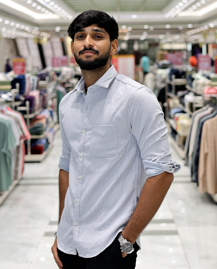 Grey Crushed Cotton-Blended Casual Shirt Features Full Sleeves, a Spread Collar, a Slim Fit, and Regular Length