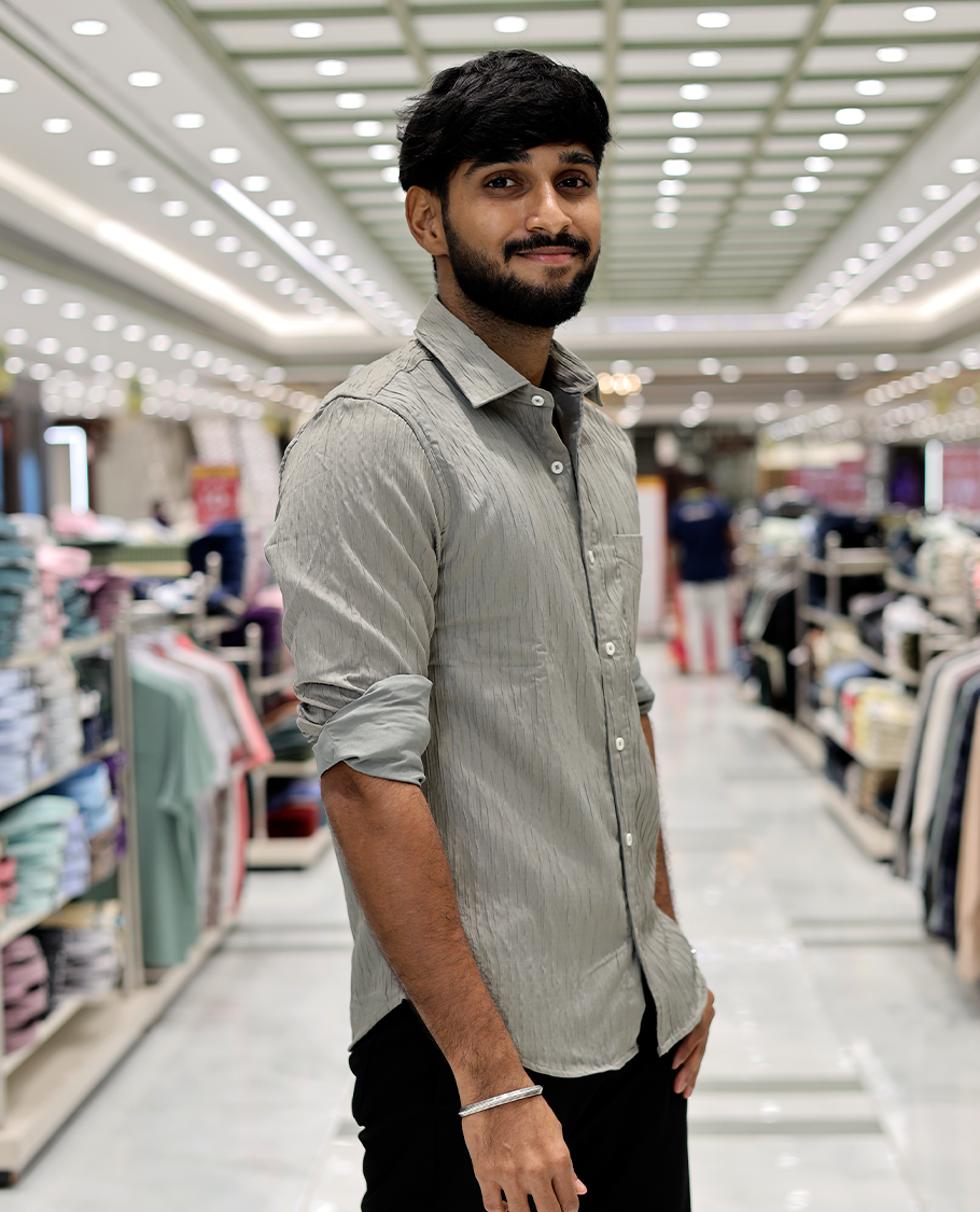 Cream Crushed Cotton-Blended Casual Shirt Features Full Sleeves, a Spread Collar, a Slim Fit, and Regular Length