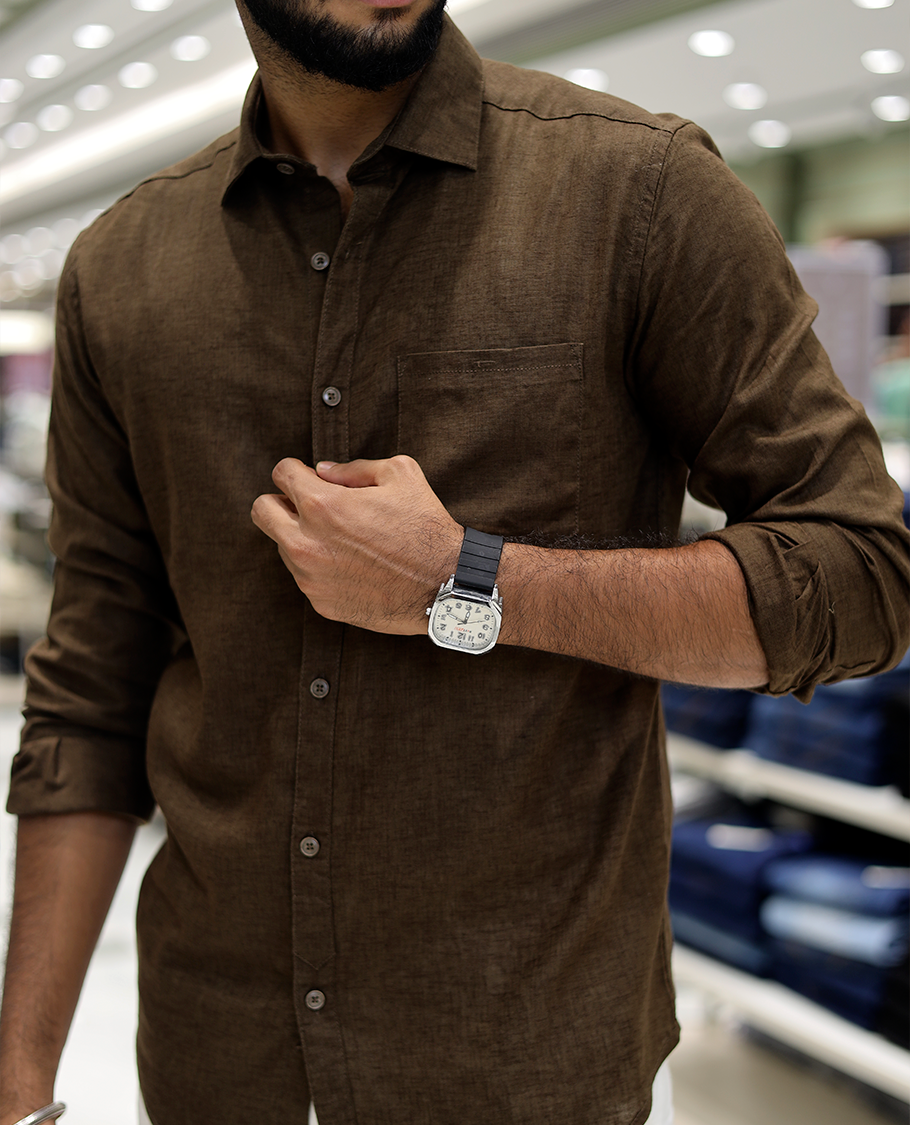 Brown Solid Linen-Blended Casual Shirt Features Full Sleeves, a Slim Fit, a Spread Collar, and a Regular Length