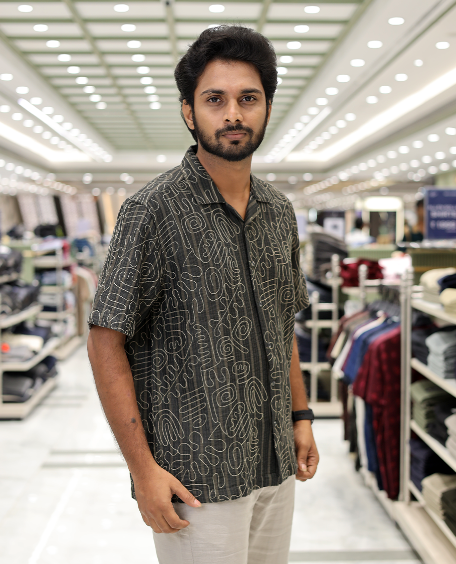 Green Cotton-Blended Casual Shirt, Delicately Woven with Geometric Thread Outline Embroidery, a Half-Sleeve, a Cuban Collar, a Boxy Fit, and Regular Length