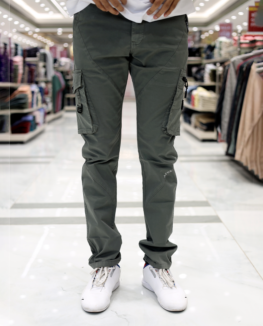 Green Plain Cotton-Blended Cargo Trousers Come with a Regular Fit, Belt Loops, and Regular Length