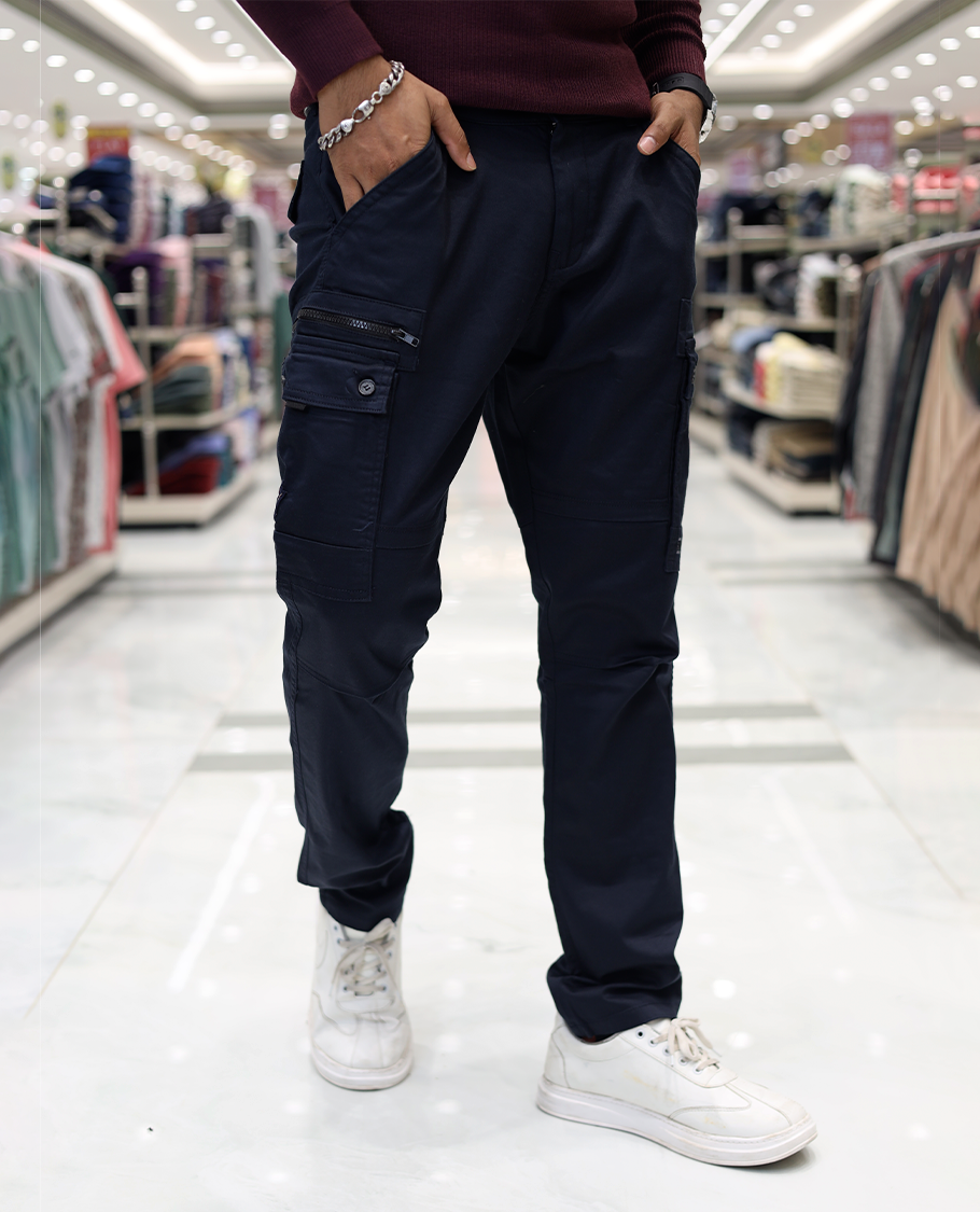 Black Plain Cotton-Blended Cargo Trousers Features a Regular Fit, Belt Loops, and Regular Length