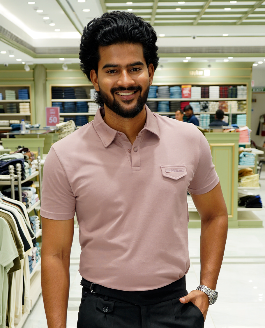 Mauve Cotton-Blended Plain T-Shirt Comes with a Polo Neck, Half Sleeves, a Slim Fit, and Regular Length