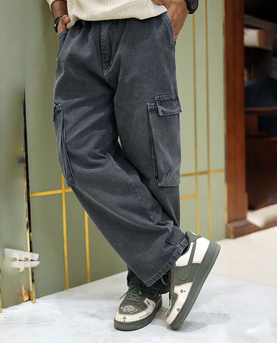 Grey Heathered Textured Denim Trousers Come with a Baggy Fit and Regular Length
