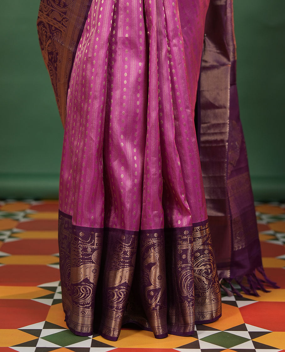 Onion Pink Vasundhara Silk Saree Delicately Woven with Varai Oosai and Rudraksham Buttas, Captivating Contrast Kuthirai Motifs Zari Woven Border, Intricately Designed Pallu, and Paired with a Contrast Blouse