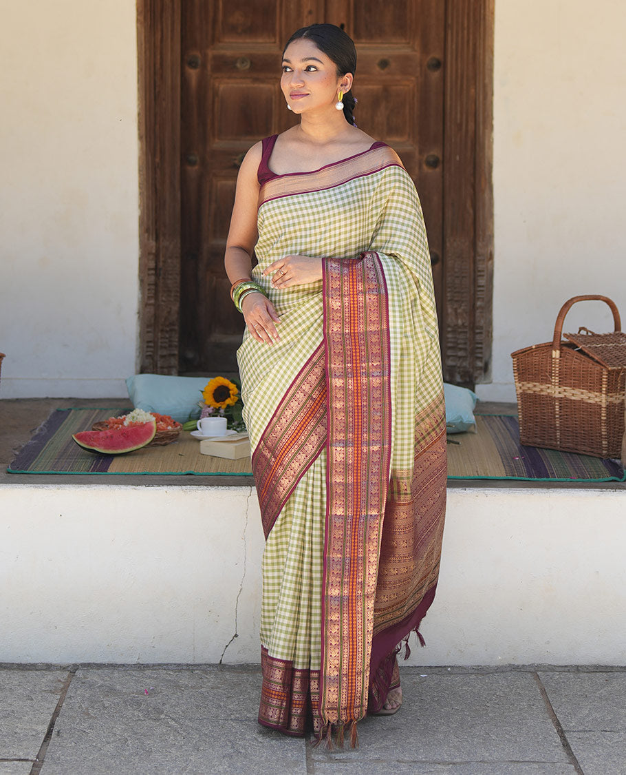 Green Kasa Kasa Kattam Vasundhara Silk Saree, Contrast Border, Contrast Blouse