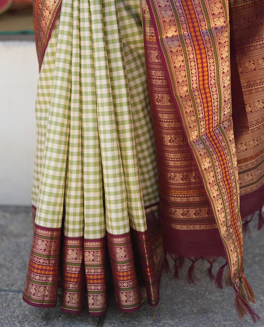 Green Kasa Kasa Kattam Vasundhara Silk Saree, Contrast Border, Contrast Blouse