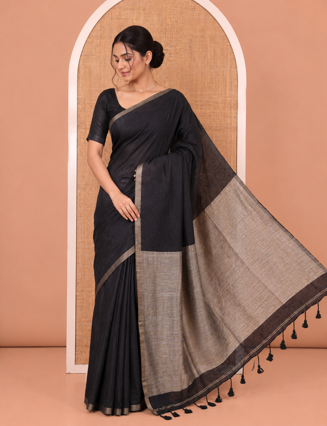 Borderless Black Plain Khadi Mul Cotton Saree, a Contrast Heathered Pallu, and a Matching Blouse