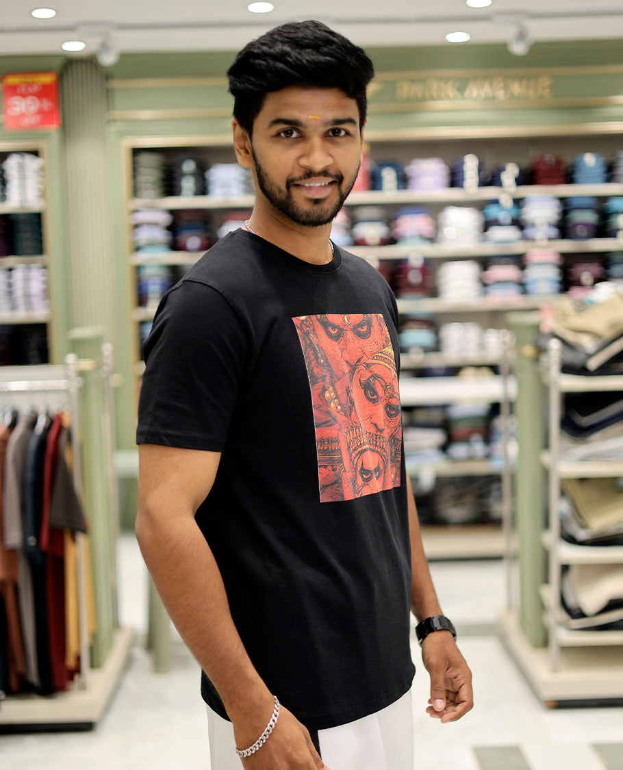 Black Cotton-Blended T-Shirt Features Onam-Themed Kathakali-Style Faces Print, Half-Sleeves, a Round Neck, a Slim Fit, and a Regular Length