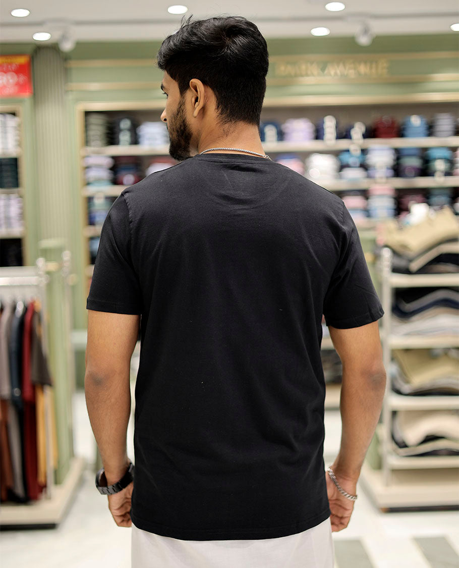 Black Cotton-Blended T-Shirt Features Kerala-Themed Print, Half-Sleeves, a Round Neck, a Slim Fit, and a Regular Length