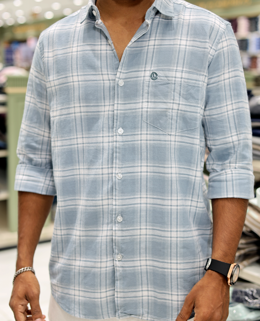 Blue Cotton-Linen-Blended Casual Shirt with Checks, Full Sleeves, a Spread Collar, a Slim Fit, and a Regular Length
