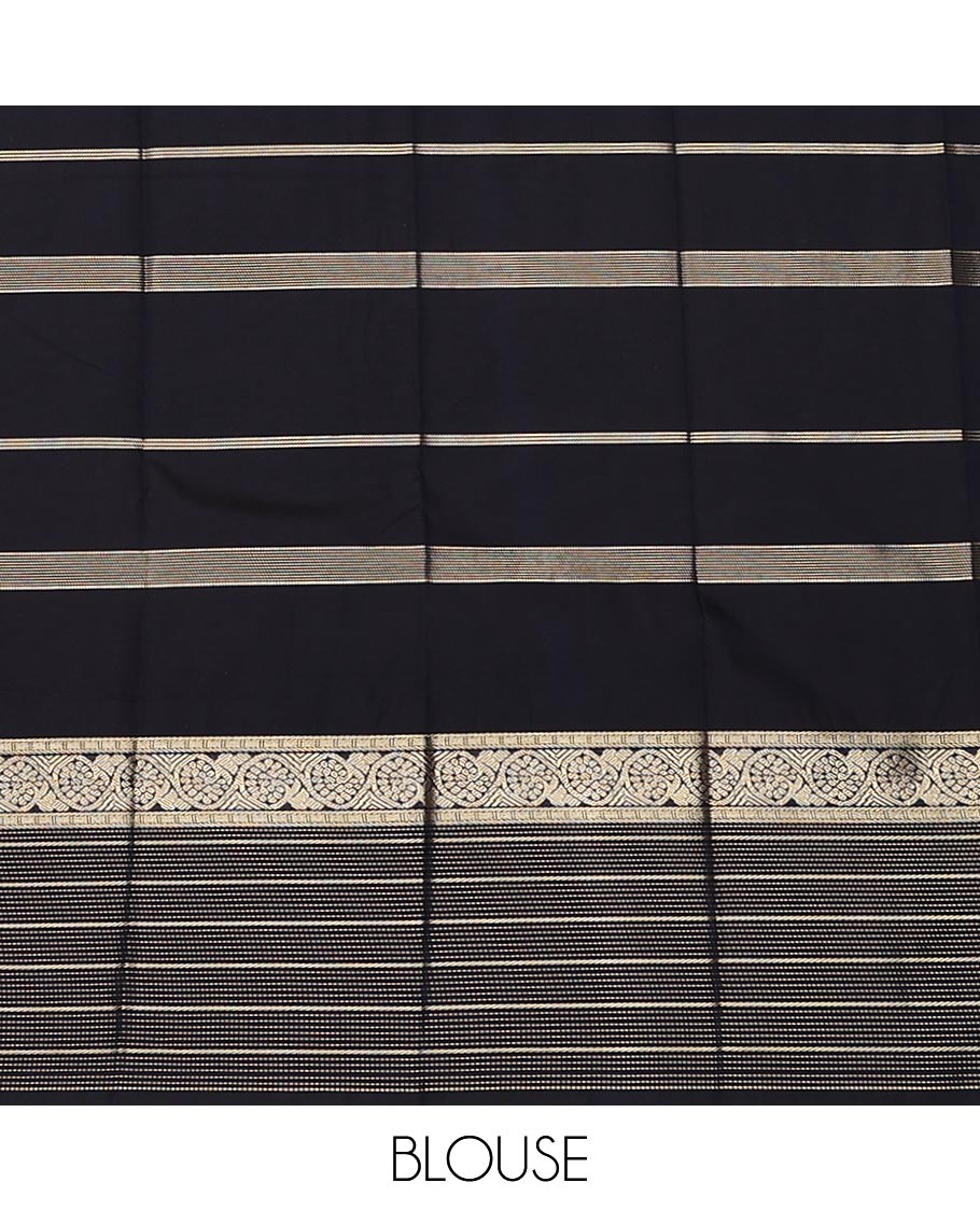 Cream butta enclosed checked gift saree, contrast traditional zari design border, and jaal pallu