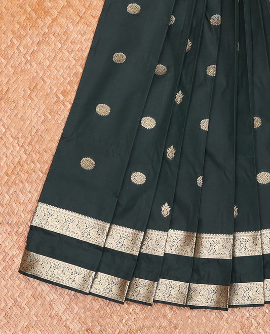 Green Budget Silk Saree, Enriched with Zari Buttas All Over Its Body, Highlighted by Traditional Zari Rettai Pettu Border, Grand Pallu, and a Matching Blouse