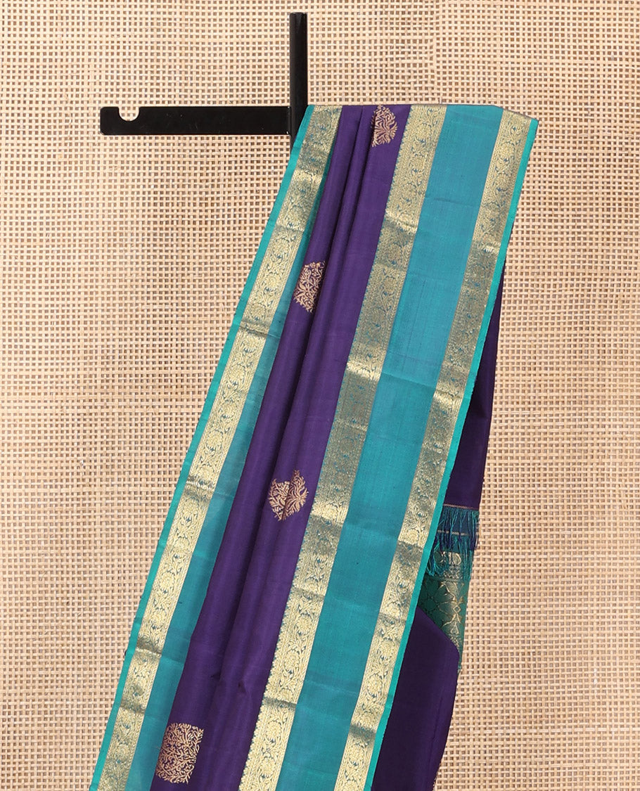 Blue Kanchipuram Silk Saree Elegantly Woven with Zari Buttas, Complemented by a Contrast Rettai Pettu Border Depicting Kodi Visiry Designs, Pallu Adorned with Intricate Designs, and Paired with a Contrast Blouse