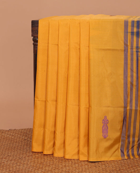 Borderless yellow paisley buttas banana pith saree, contrast pallu of buttas