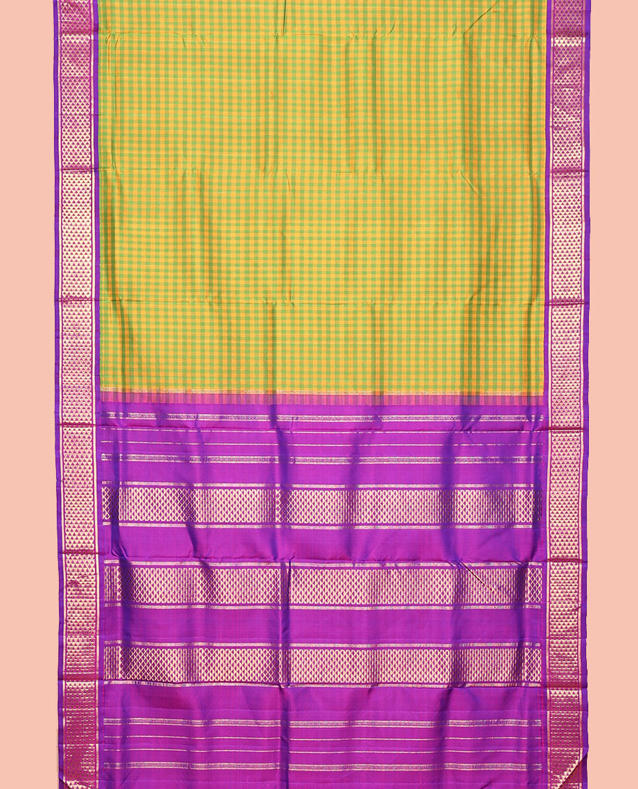 Green Nine-Yard Silk Saree, Spotlighted with Kasa-Kasa Checks, Complemented by Contrast Korvai Ara Maadam Border, Pallu of Ara Maadam Designs, and Contrast Blouse