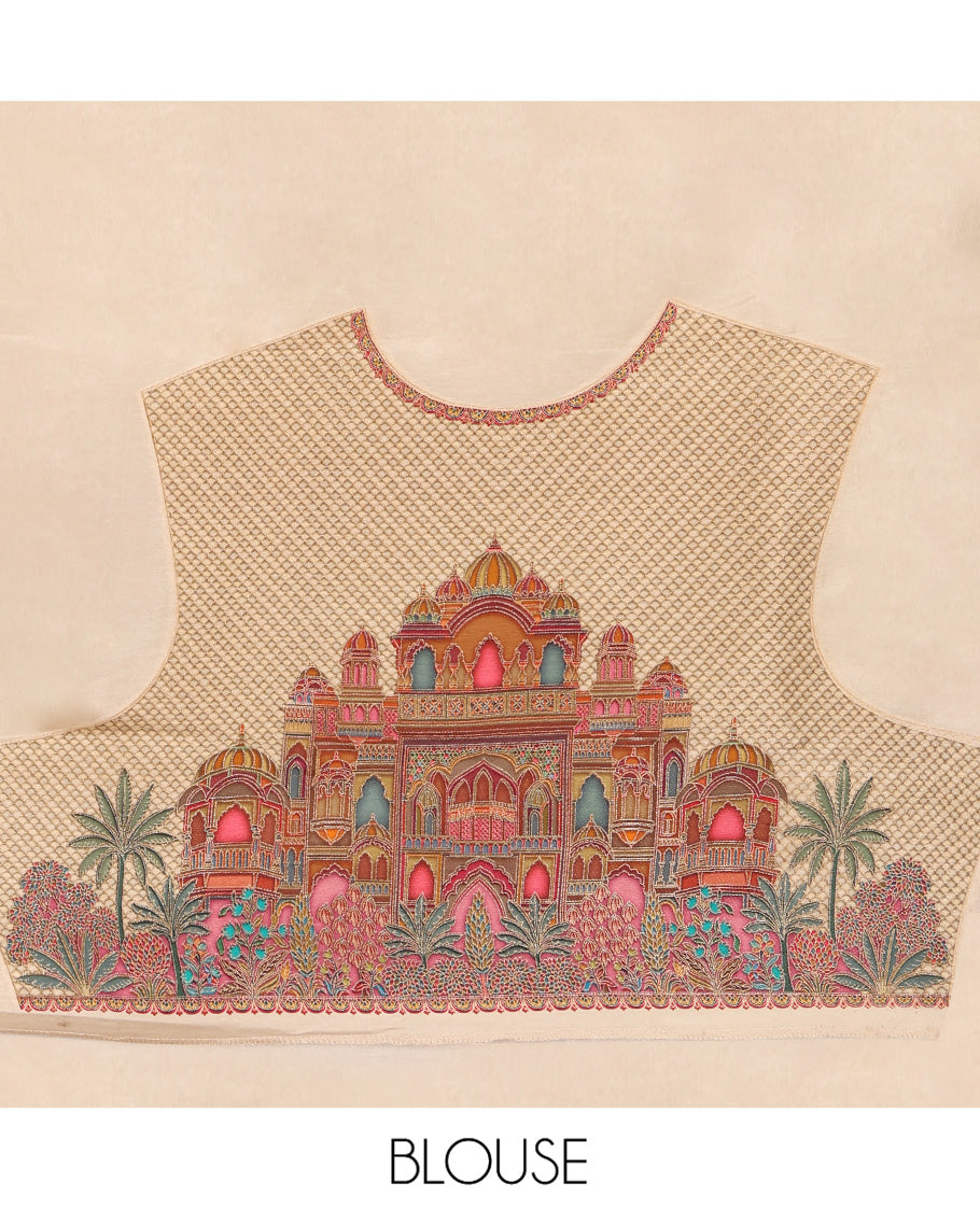Cream Plain Dola Silk Saree, Complemented by Captivating Contrast Border of Meenakari-style Mughal Human Figurines, Pallu Artfully Pictures Mughal Human Figurines, and Paired with a Matching Blouse